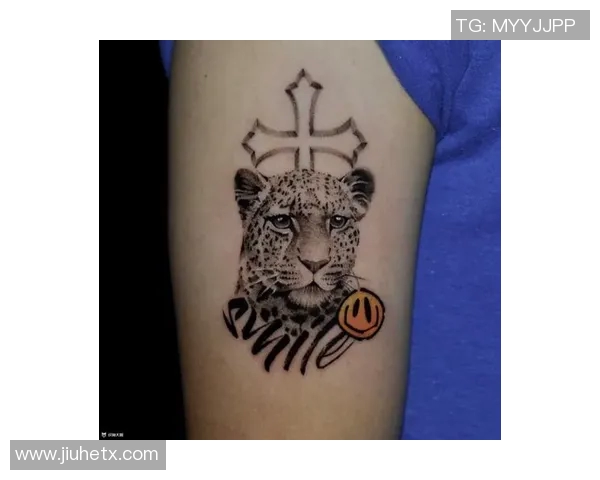 足球明星豹子纹身图案男士时尚潮流解析与设计灵感分享