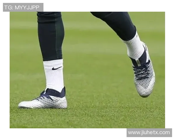 足球明星为何执着于不更换球鞋的背后故事与心理分析